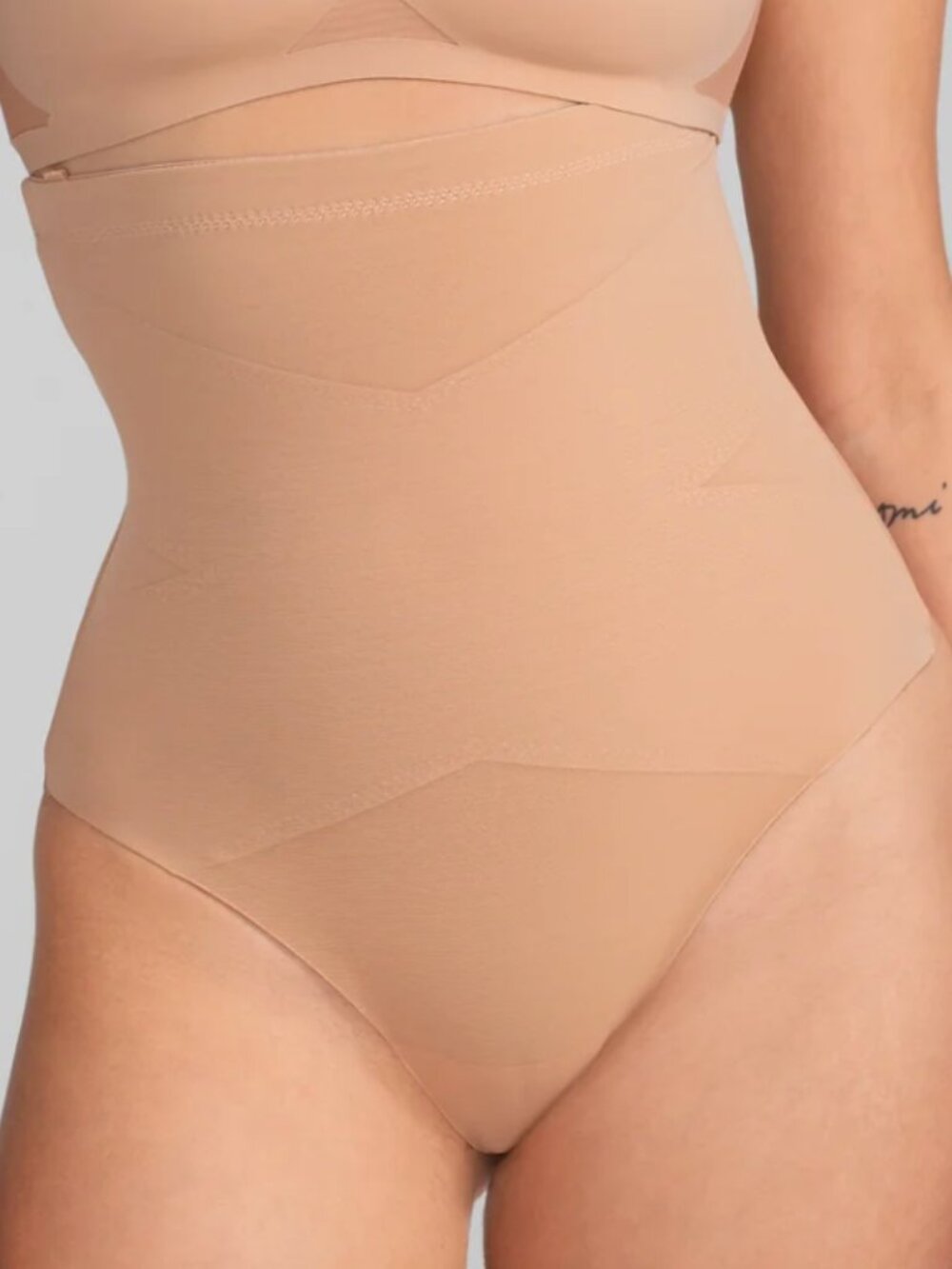 HoneyLove Superpower Thong Shapewear MEDIUM NWT SAND NUDE